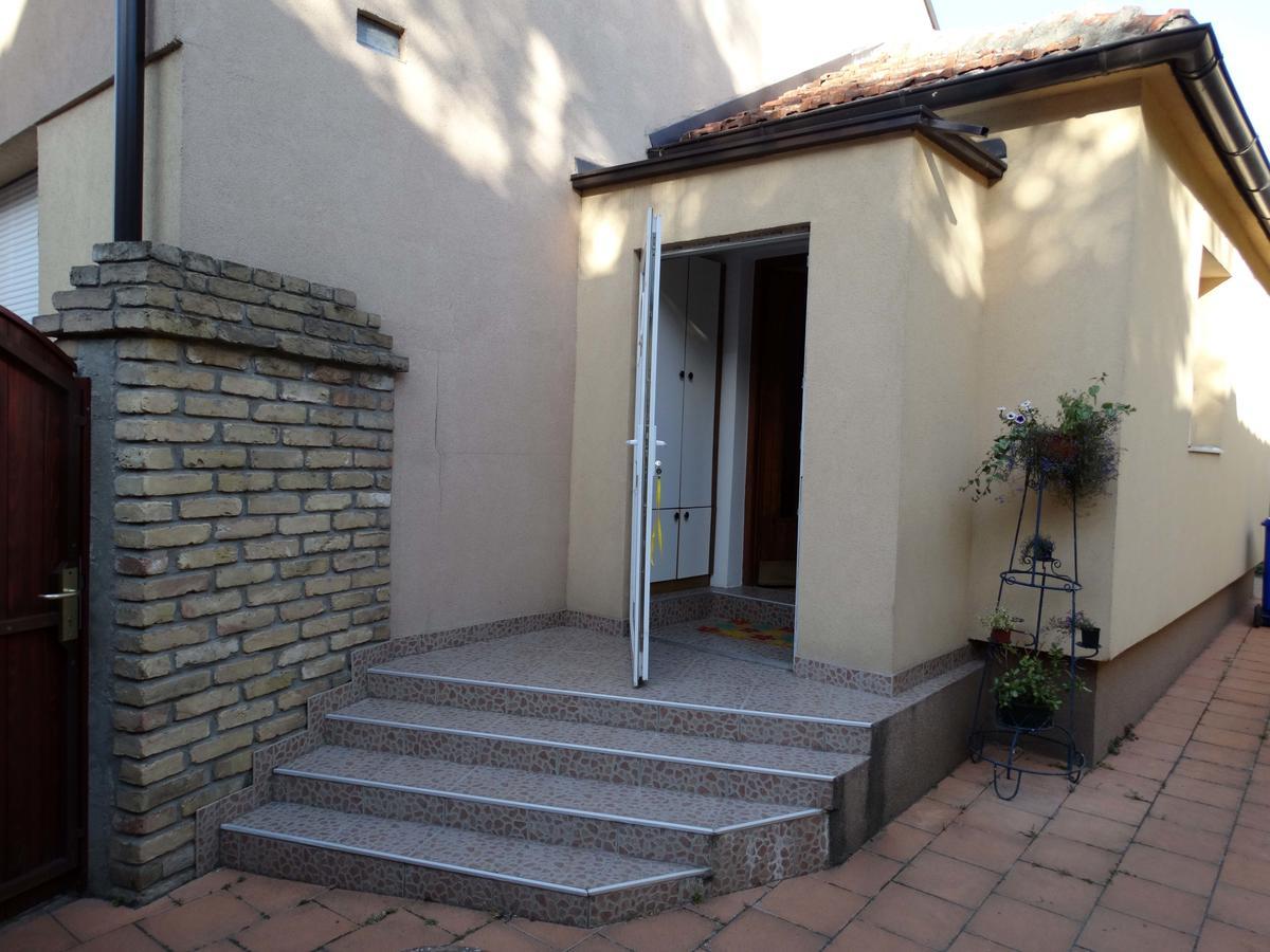 Marijana - Center Appartement Novi Sad Buitenkant foto