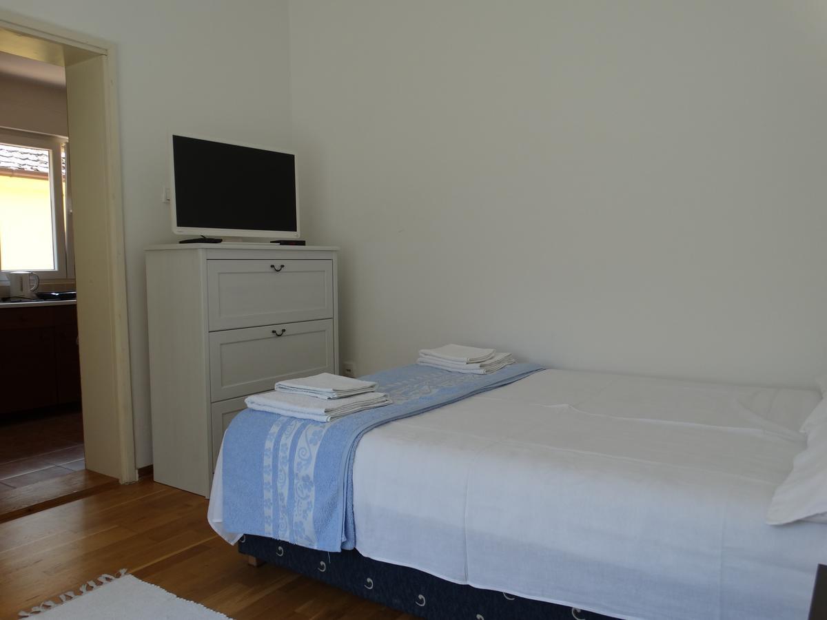 Marijana - Center Appartement Novi Sad Buitenkant foto